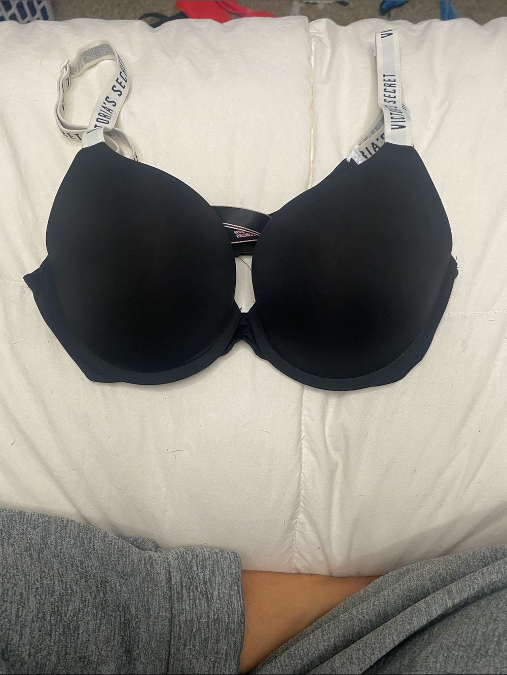 Victoria's Secret Black Moulded T-Shirt Bra with Branded White Straps